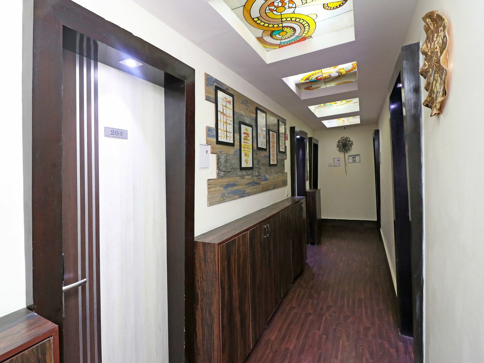 Hotel Oyo 13451 Star Corporate Avenue Neu-Delhi Exterior foto